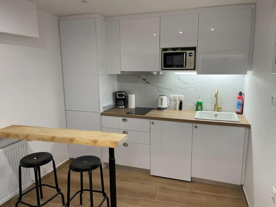 Hideaway Boutique Apartment Атина Екстериор снимка