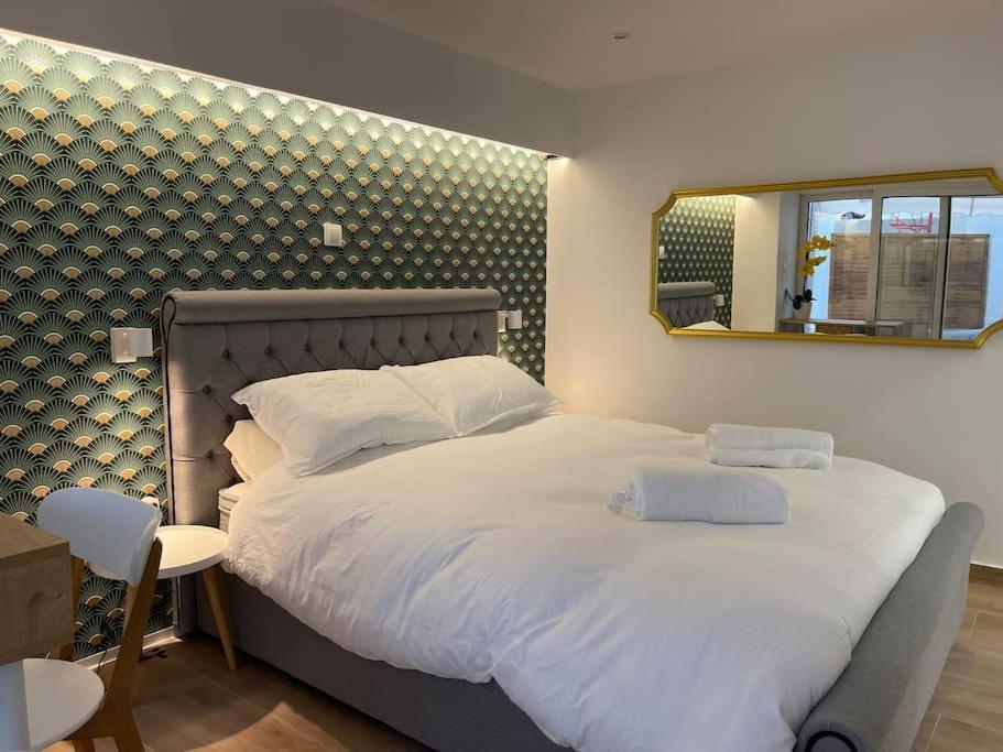 Hideaway Boutique Apartment Атина Екстериор снимка